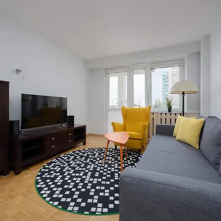 Family For 6 People In By Renters * ורשה