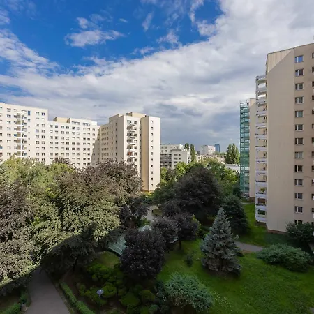 Family For 6 People In By Renters דירה