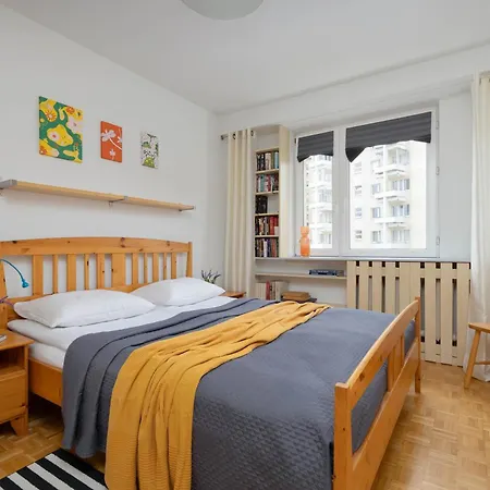 Family For 6 People In By Renters דירה