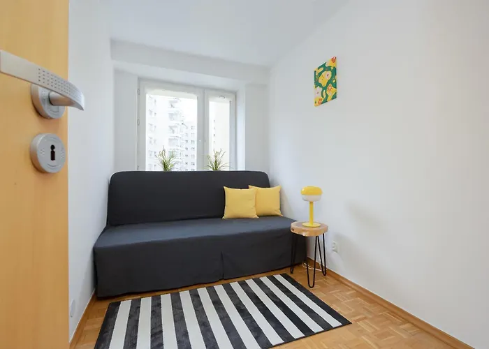 Family For 6 People In By Renters * Warsaw